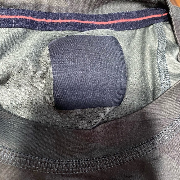 Abercrombie & Fitch Camo Workout Gym T-shirt - Picture 5 of 7